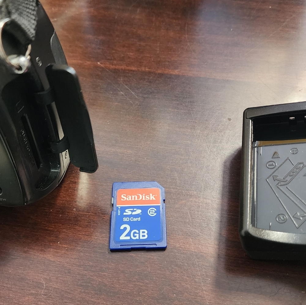 Kodak EasyShare Z7590 Black Digital Camera - 10X Zoom, 5.0 MP - Picture 6 of 16